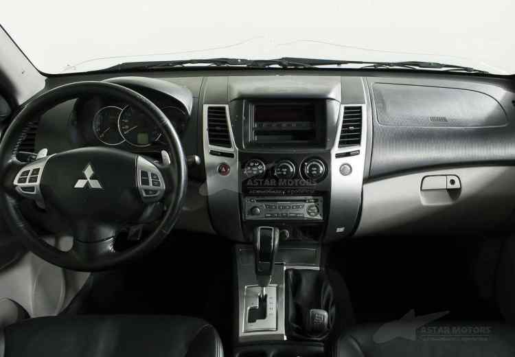 Mitsubishi Pajero Sport II