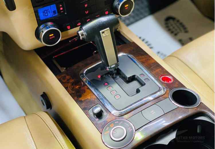 Volkswagen Touareg I Рестайлинг