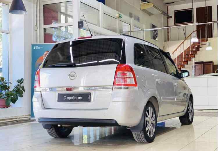 Opel Zafira B Рестайлинг