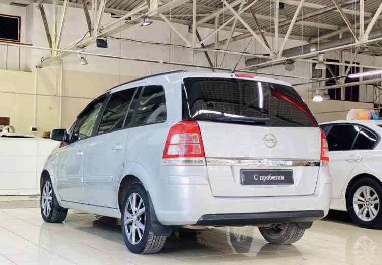 Opel Zafira B Рестайлинг