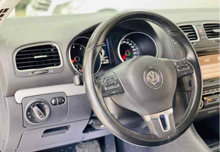 Volkswagen Golf VI
