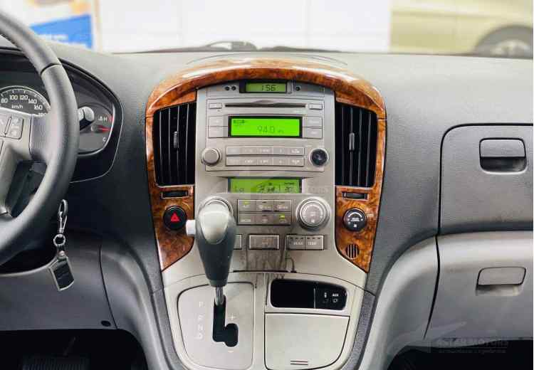 Hyundai Grand Starex I