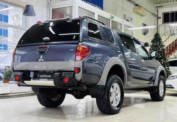 Mitsubishi L200 IV