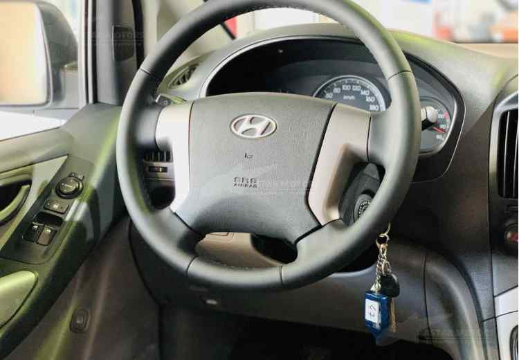 Hyundai H-1 II