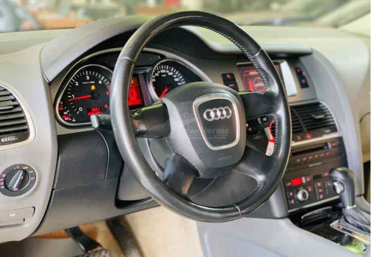 Audi Q7 I (4L)