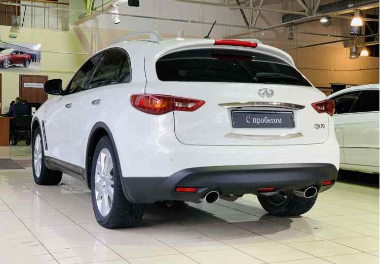 Infiniti QX70