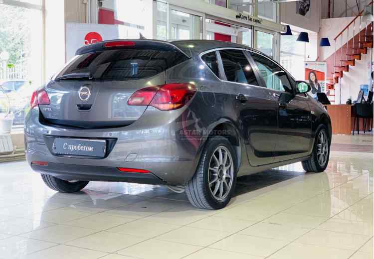 Opel Astra J