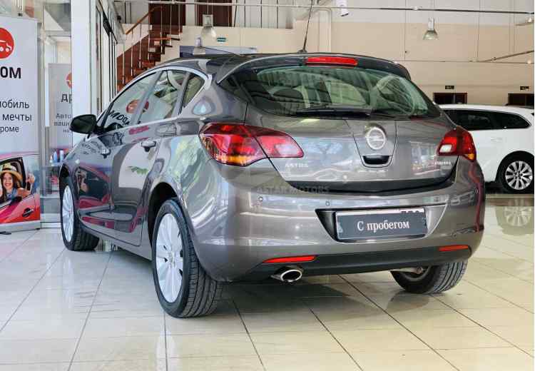 Opel Astra J