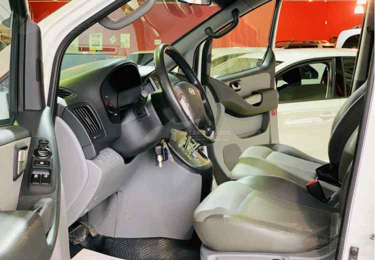 Hyundai Grand Starex I