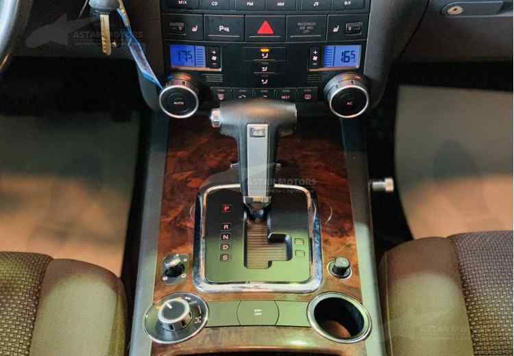 Volkswagen Touareg I Рестайлинг