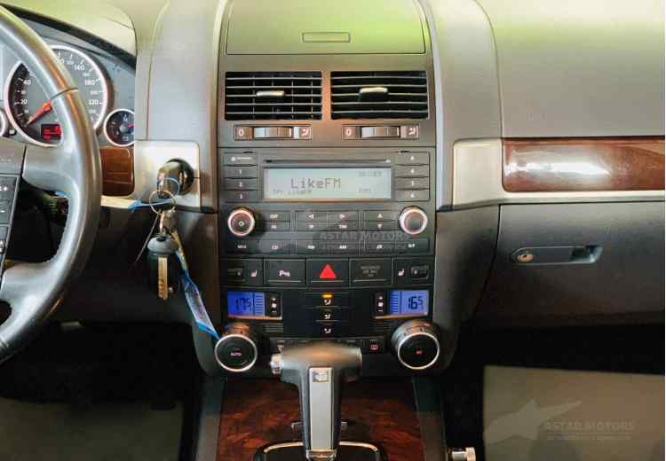 Volkswagen Touareg I Рестайлинг