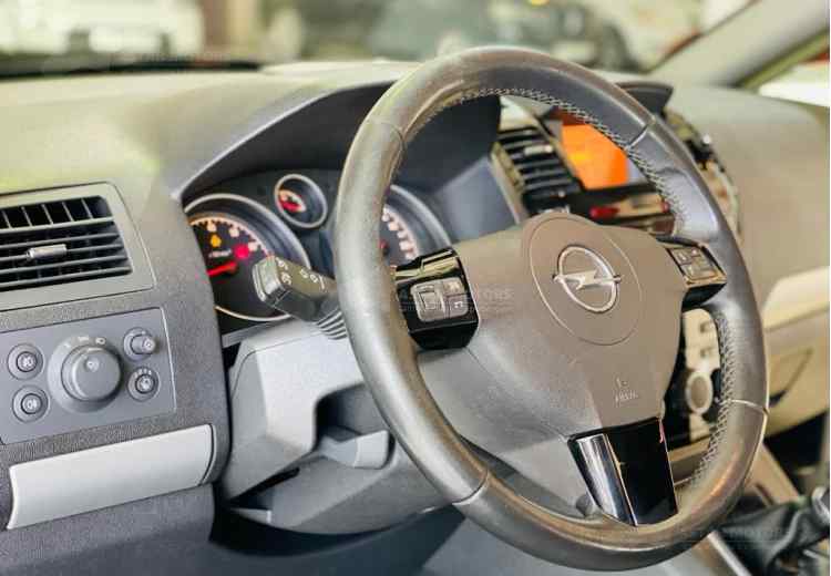 Opel Zafira B Рестайлинг