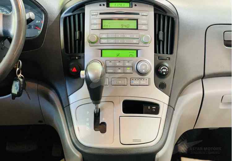 Hyundai Grand Starex I