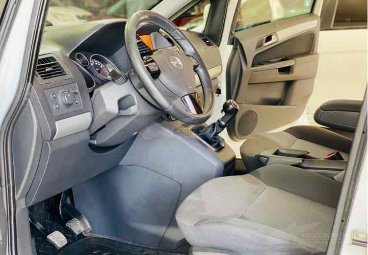 Opel Zafira B Рестайлинг