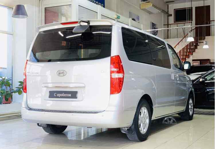 Hyundai Grand Starex I