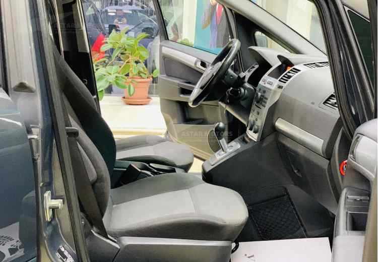 Opel Zafira B Рестайлинг