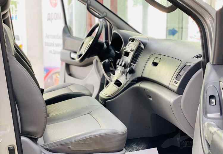 Hyundai Grand Starex I