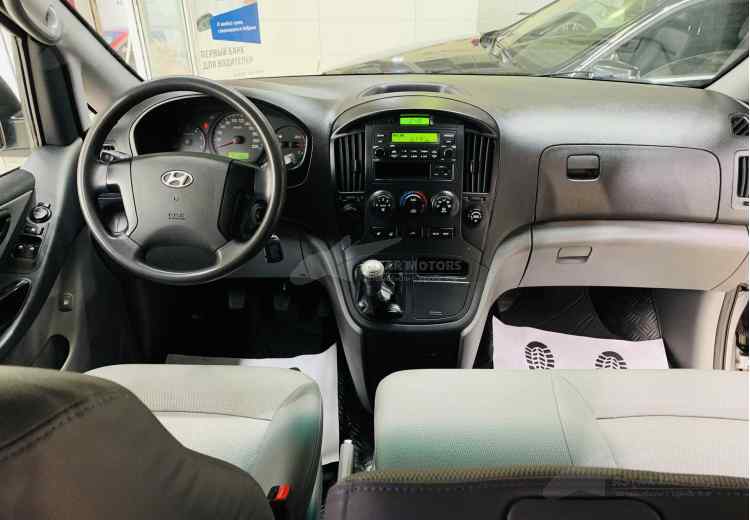 Hyundai Grand Starex I