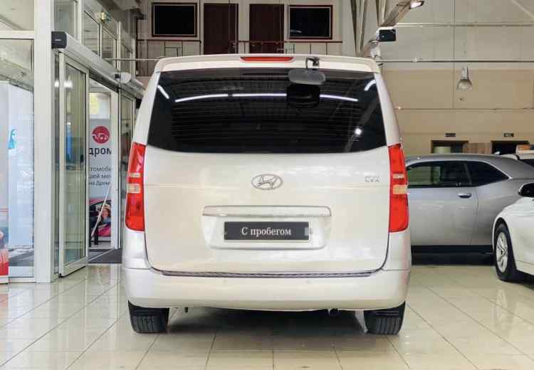 Hyundai Grand Starex I