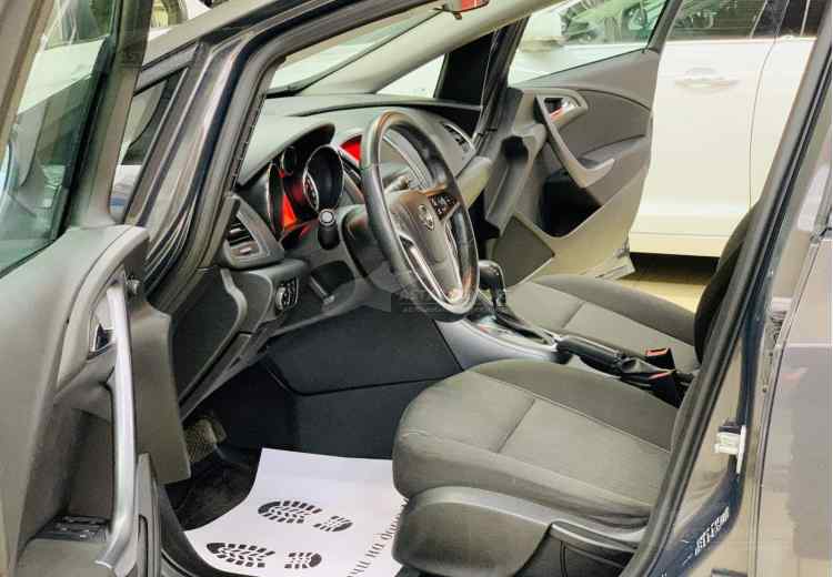 Opel Astra J Рестайлинг