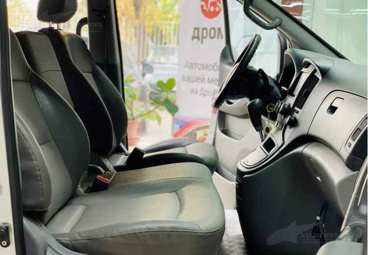 Hyundai Grand Starex I