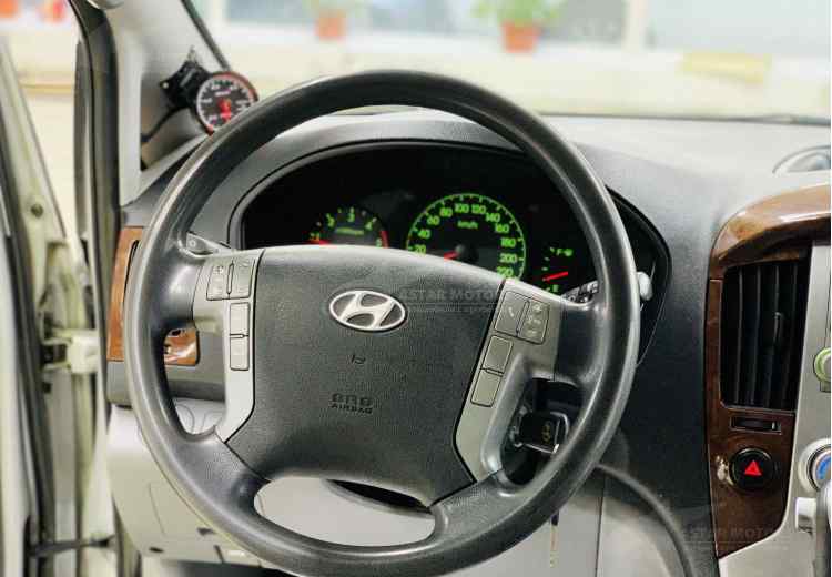 Hyundai Grand Starex I