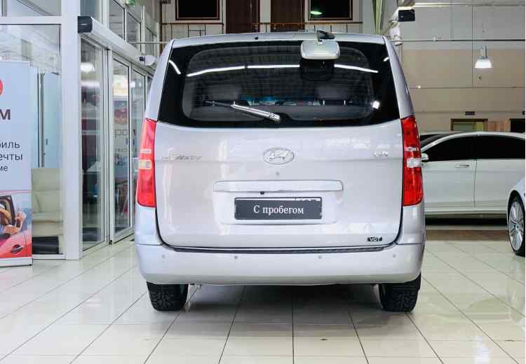 Hyundai Grand Starex I