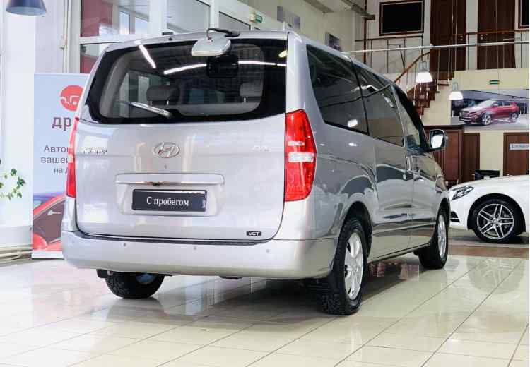 Hyundai Grand Starex I