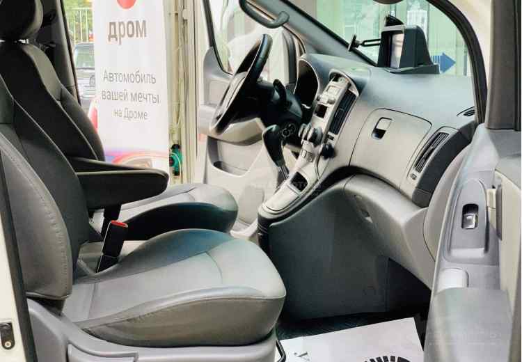 Hyundai Grand Starex I