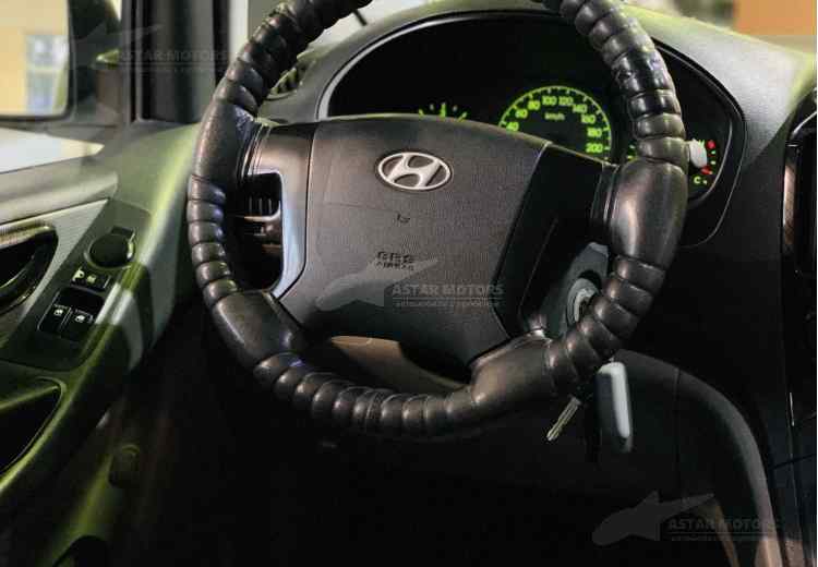 Hyundai Grand Starex I