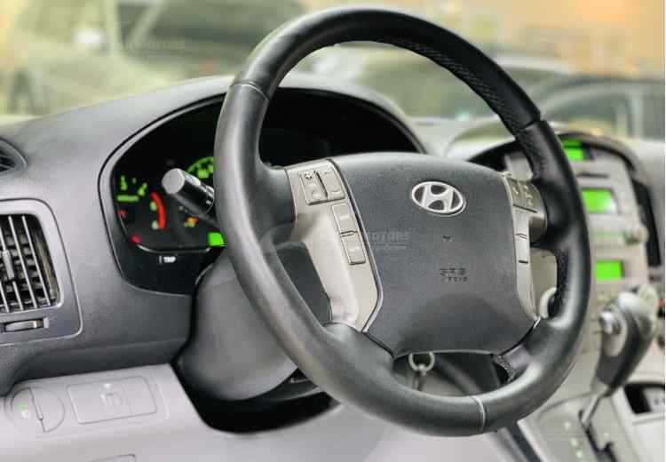 Hyundai Grand Starex I