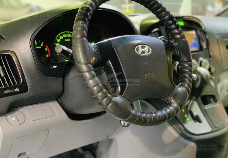 Hyundai Grand Starex I