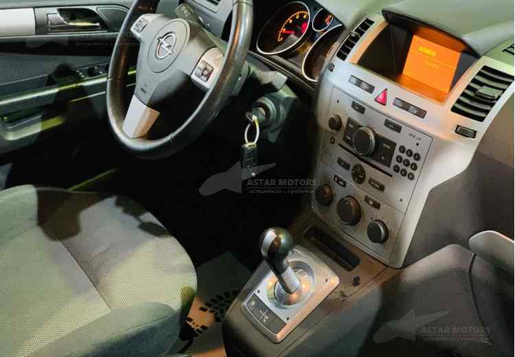 Opel Zafira B Рестайлинг