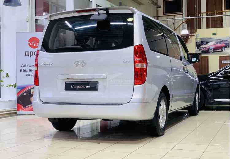 Hyundai Grand Starex I