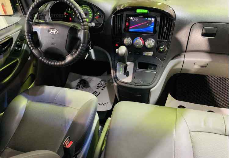 Hyundai Grand Starex I