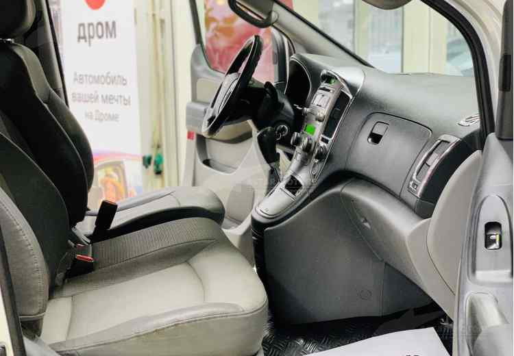 Hyundai Grand Starex I