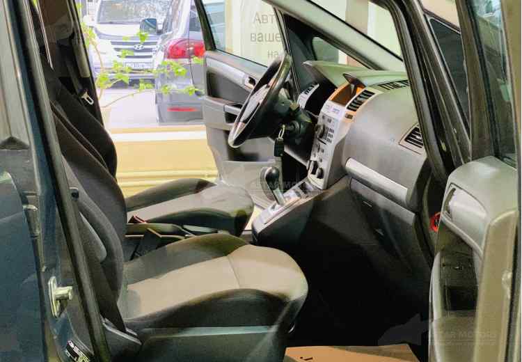 Opel Zafira B Рестайлинг