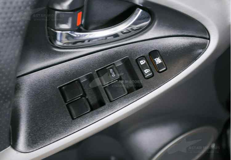 Toyota RAV4 III (XA30)