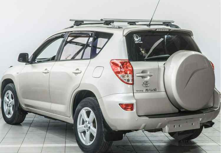 Toyota RAV4 III (XA30)