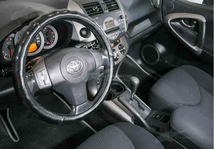 Toyota RAV4 III (XA30)