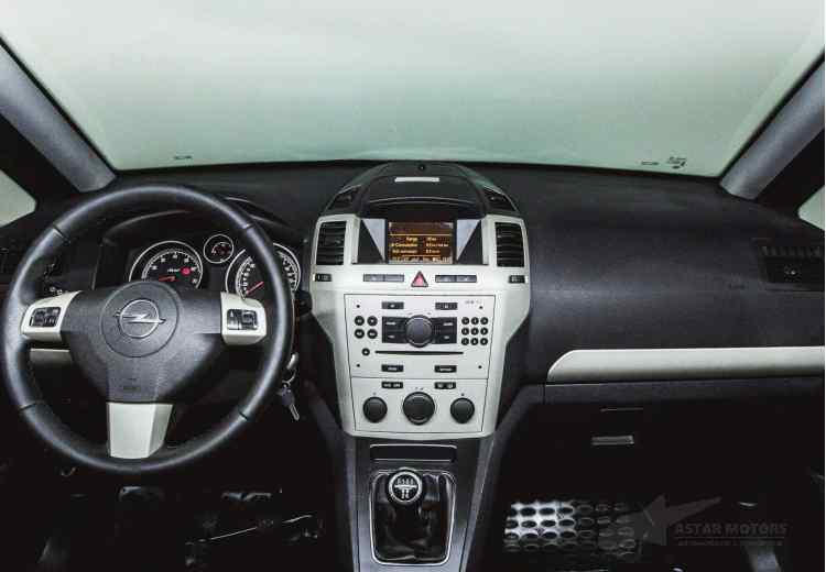 Opel Zafira B Рестайлинг