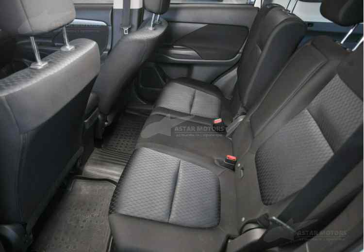 Mitsubishi Outlander III