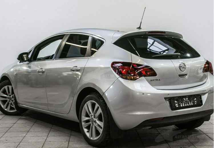 Opel Astra J