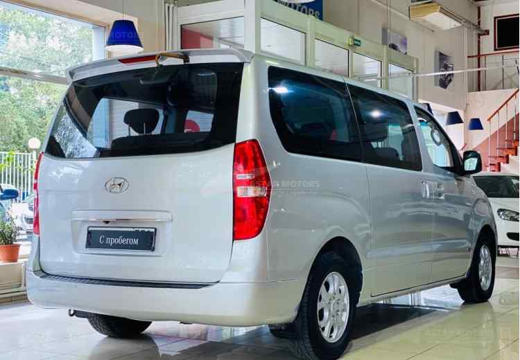 Hyundai Grand Starex I